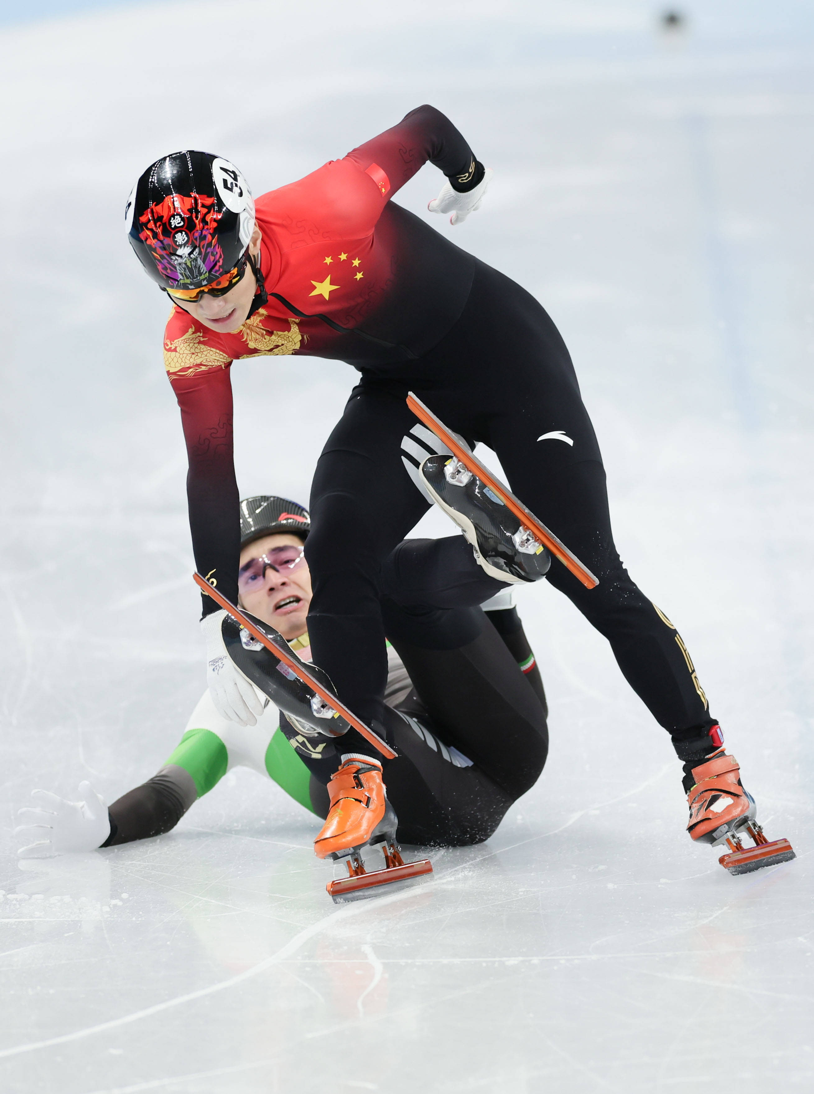 英格兰选手荣获男子速滑短道米银牌